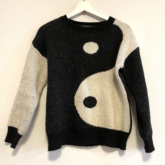 Yin Yang sweater! ☯️ - Picture 2 of 8